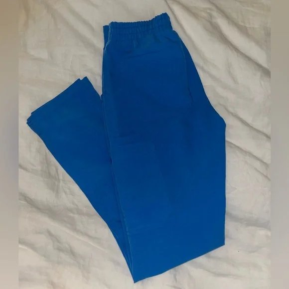 Figs Women’s Capri Blue Yola Skinny Scrub Pant - Picture 3 of 4